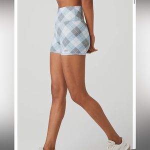 NWT Alo Yoga Vapor Shorts 4inches Sz xxs
